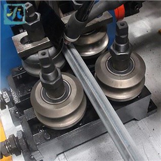 Tsingitud terasest ristküliku toru freesmasin